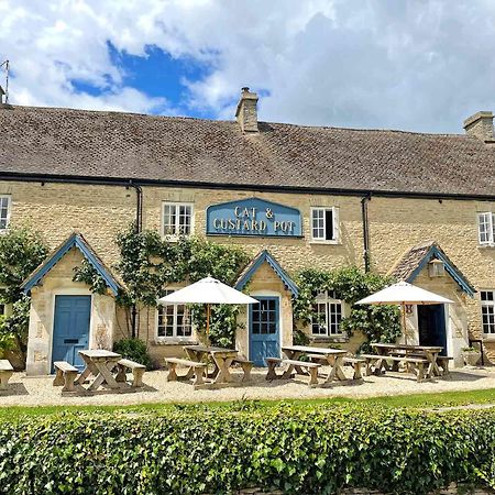 Cat And Custard Pot Inn Shipton Moyne Zewnętrze zdjęcie