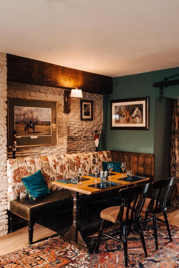 Cat And Custard Pot Inn Shipton Moyne Zewnętrze zdjęcie
