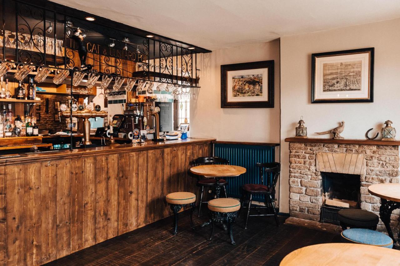 Cat And Custard Pot Inn Shipton Moyne Zewnętrze zdjęcie