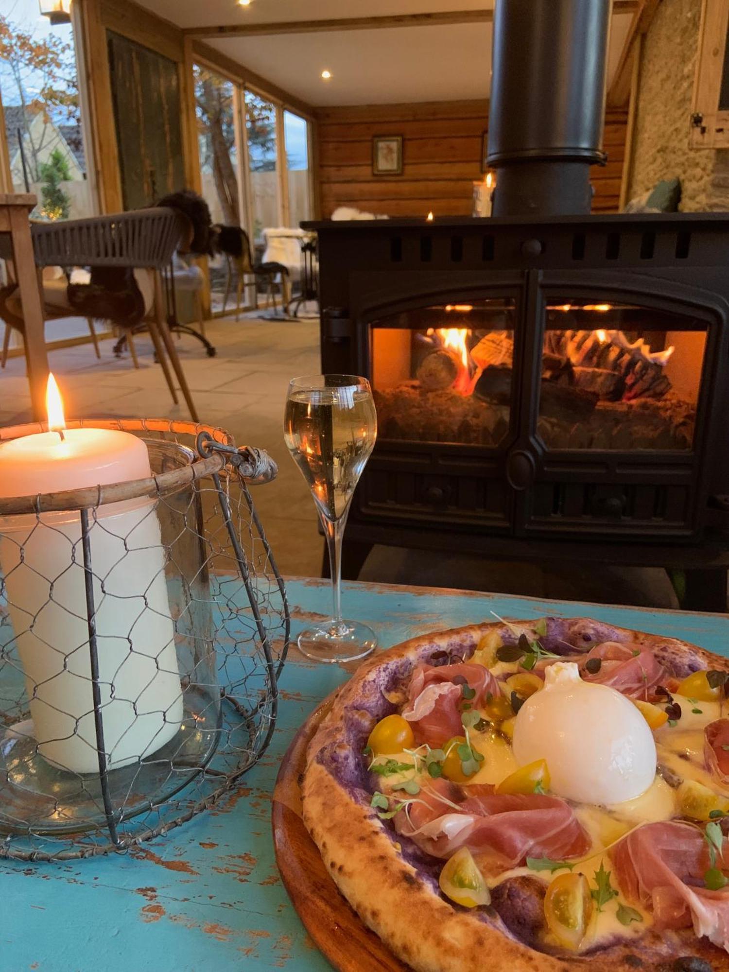 Cat And Custard Pot Inn Shipton Moyne Zewnętrze zdjęcie