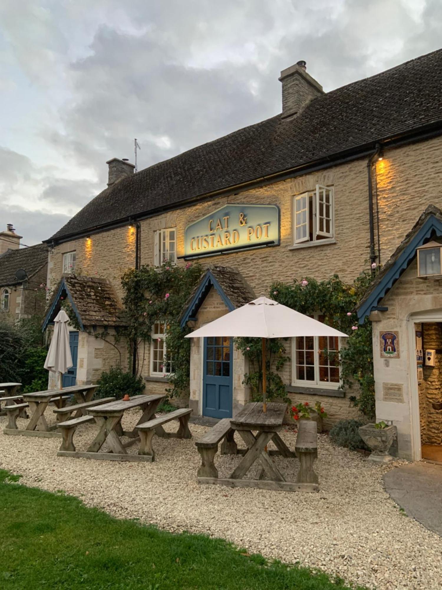 Cat And Custard Pot Inn Shipton Moyne Zewnętrze zdjęcie