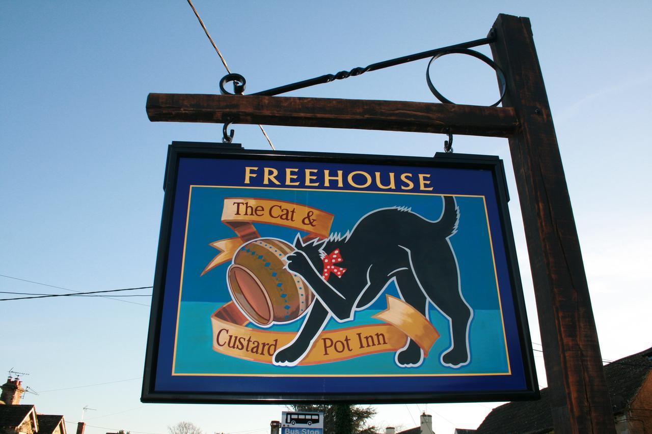 Cat And Custard Pot Inn Shipton Moyne Zewnętrze zdjęcie