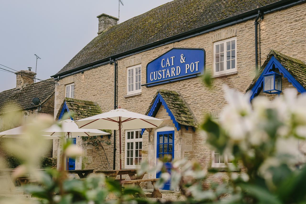 Cat And Custard Pot Inn Shipton Moyne Zewnętrze zdjęcie